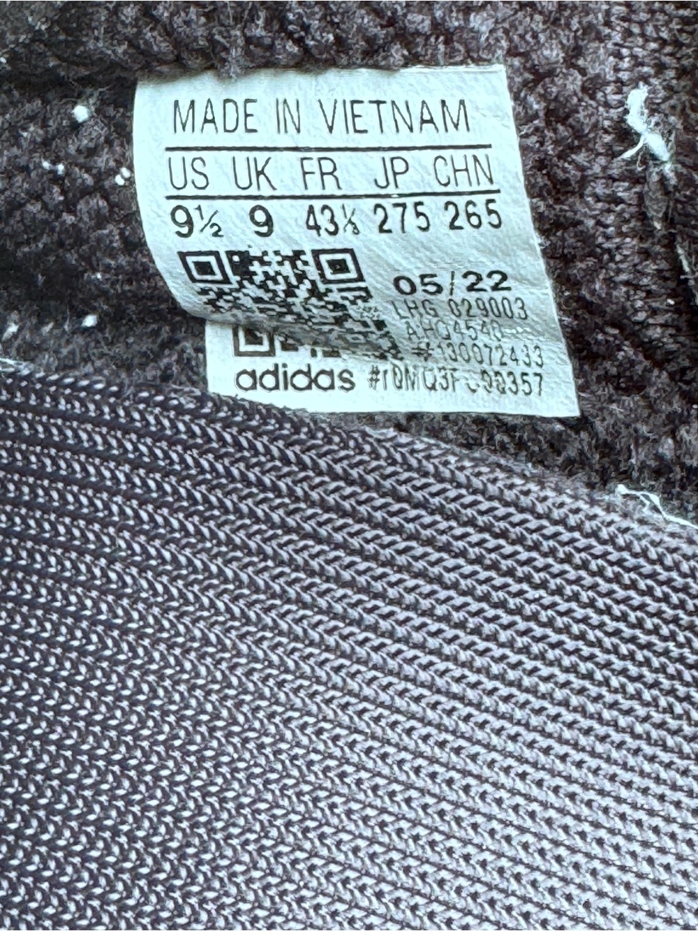 adidas Yeezy Boost 350 V2 “Onyx” – Men’s US 9.5 – Barely Worn, With Original Box - Picture 5 of 11